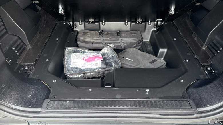 Land Rover Defender 90 Diesel 3.0 D200 Hard Top Auto